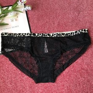 Victoria's Secret Crochet Lace Bikini Panty Black Medium NEW